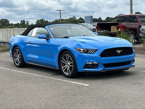 Used 2017 Ford Mustang Premium RWD image 31