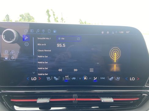 Used 2025 Chevrolet Silverado EV RST AWD/4WD image 84