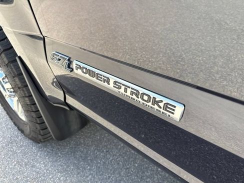 Used 2022 Ford F350 Platinum w/ FX4 Off-Road Package AWD/4WD image 18