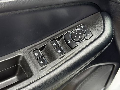 Used 2022 Ford Edge SEL AWD/4WD image 18