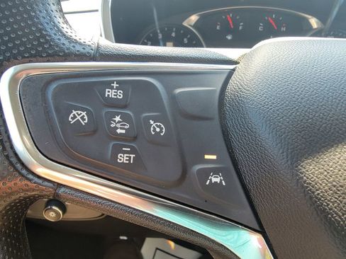 Used 2020 Chevrolet Equinox LT FWD image 14
