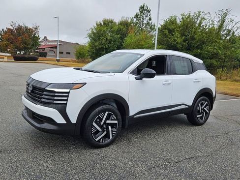 New 2026 Nissan Kicks SV image 3