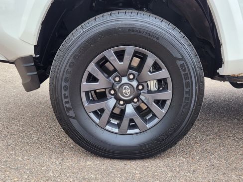 Used 2023 Toyota Tacoma SR5 AWD/4WD image 20