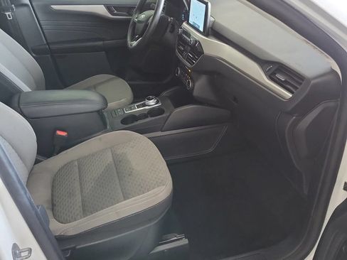 Used 2022 Ford Escape SE w/ SE Sport Appearance Package FWD image 2