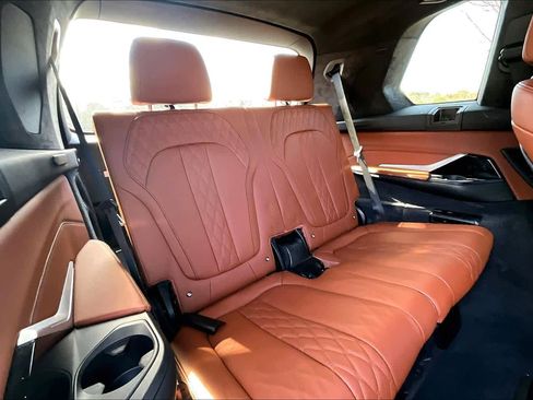 Used 2024 BMW X7 xDrive40i w/ Executive Package image 24