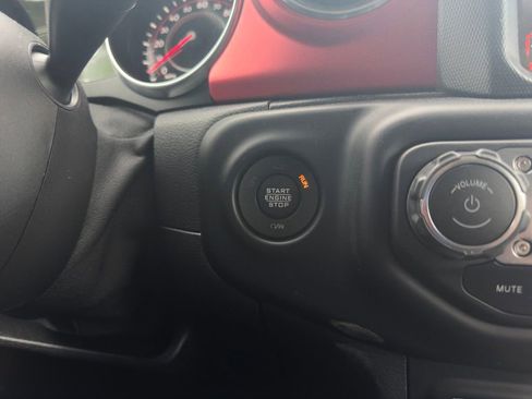 Used 2021 Jeep Wrangler Unlimited Rubicon w/ Dual Top Group AWD/4WD image 22