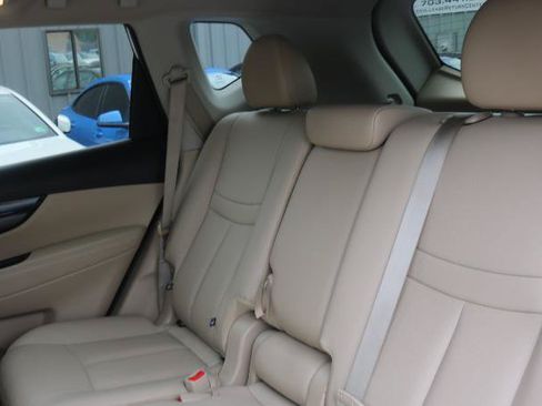 Used 2019 Nissan Rogue SL w/ Premium Package FWD image 19