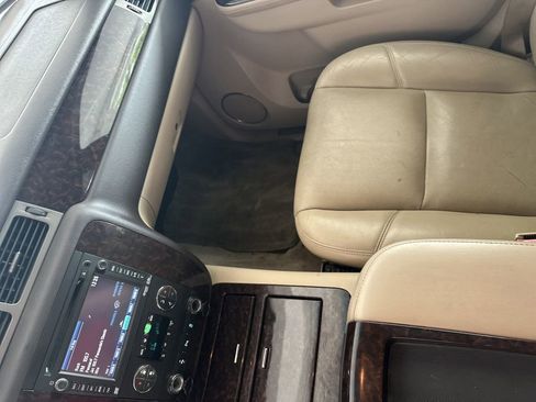 Used 2014 GMC Yukon Denali RWD image 25