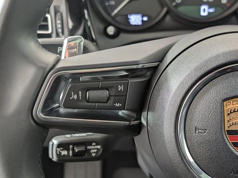 Used 2025 Porsche Macan image 22