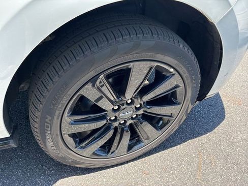Used 2024 Lincoln Navigator L Reserve AWD/4WD image 17