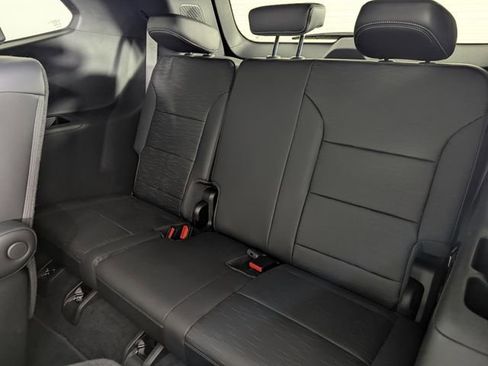 Used 2025 Buick Enclave Sport Touring w/ Power Package image 18