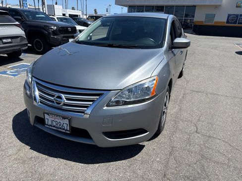 Used 2014 Nissan Sentra SV FWD image 2