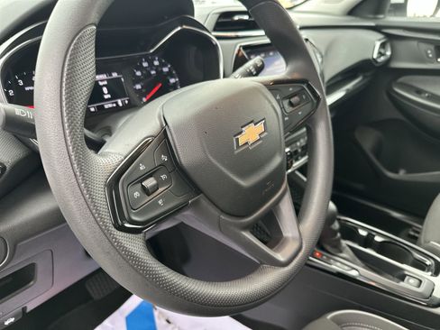 Certified 2021 Chevrolet TrailBlazer LT w/ Convenience Package FWD image 14