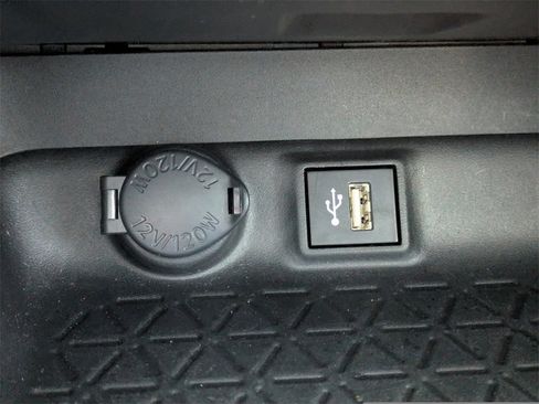 Used 2023 Toyota RAV4 XLE image 28