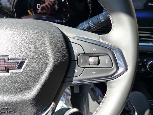 Used 2026 Chevrolet Trax ACTIV w/ Sunroof Package FWD image 27