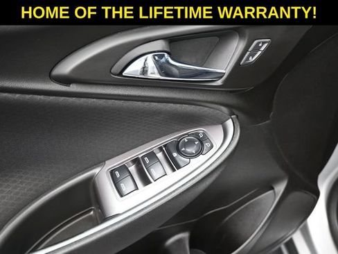 Used 2018 Chevrolet Malibu LS FWD image 13