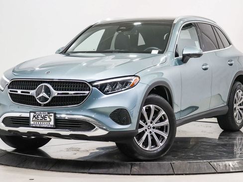 Used 2026 Mercedes-Benz GLC 300 image 1