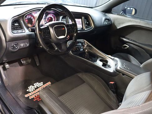 Used 2020 Dodge Challenger SXT w/ Driver Convenience Group image 32