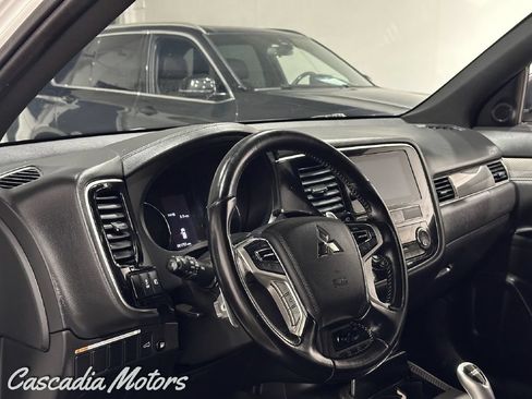 Used 2019 Mitsubishi Outlander SEL AWD/4WD image 14