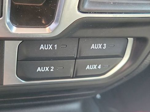 Used 2022 Jeep Wrangler Unlimited Sahara AWD/4WD image 29