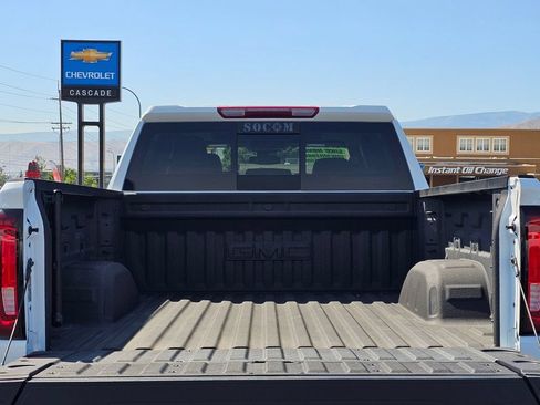 Used 2025 GMC Sierra 1500 SLT AWD/4WD image 23