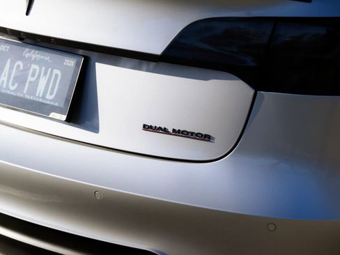 Used 2018 Tesla Model 3 Long Range image 37