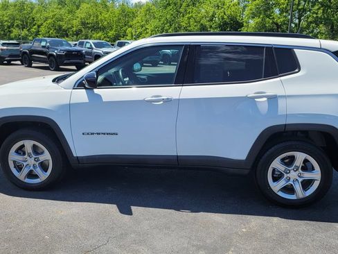 Used 2024 Jeep Compass Latitude AWD/4WD image 7