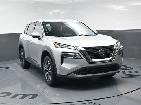 Used 2021 Nissan Rogue SV image 14