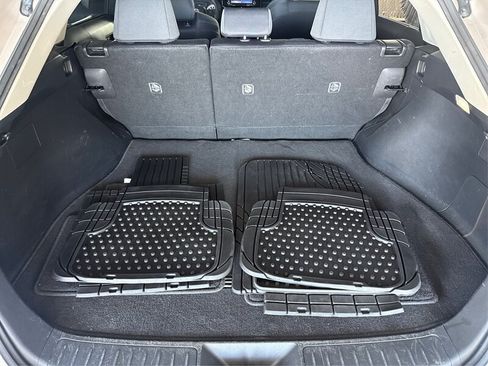 Used 2021 Toyota Venza LE w/ Carpet Mat Package (TMS) AWD/4WD image 12