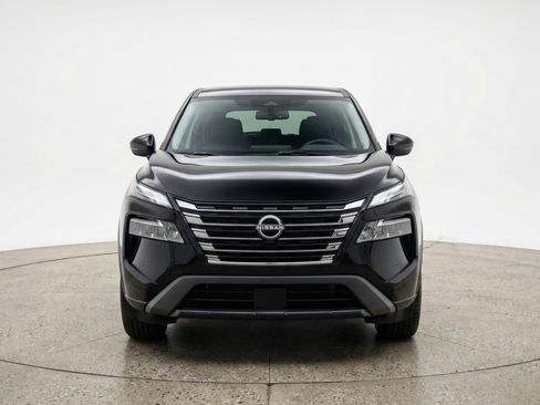 Used 2025 Nissan Rogue SV AWD/4WD image 2