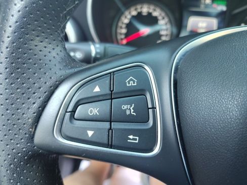 Used 2017 Mercedes-Benz C 350e Sedan image 27