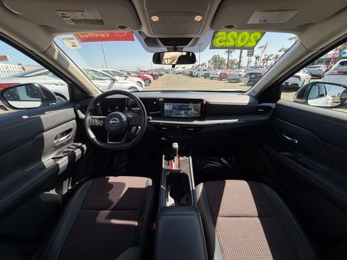 Certified 2025 Nissan Kicks SR AWD/4WD image 15