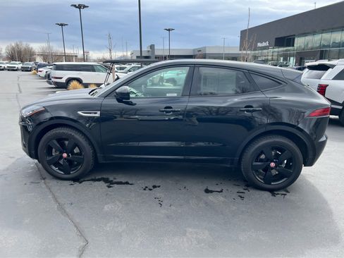 Used 2019 Jaguar E-PACE R-Dynamic SE image 12