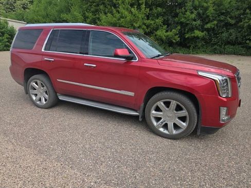 Used 2015 Cadillac Escalade Luxury AWD/4WD image 17