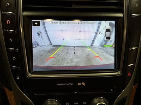 Used 2019 Lincoln Nautilus Select image 25