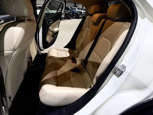 Used 2018 Mercedes-Benz GLA 250 image 18
