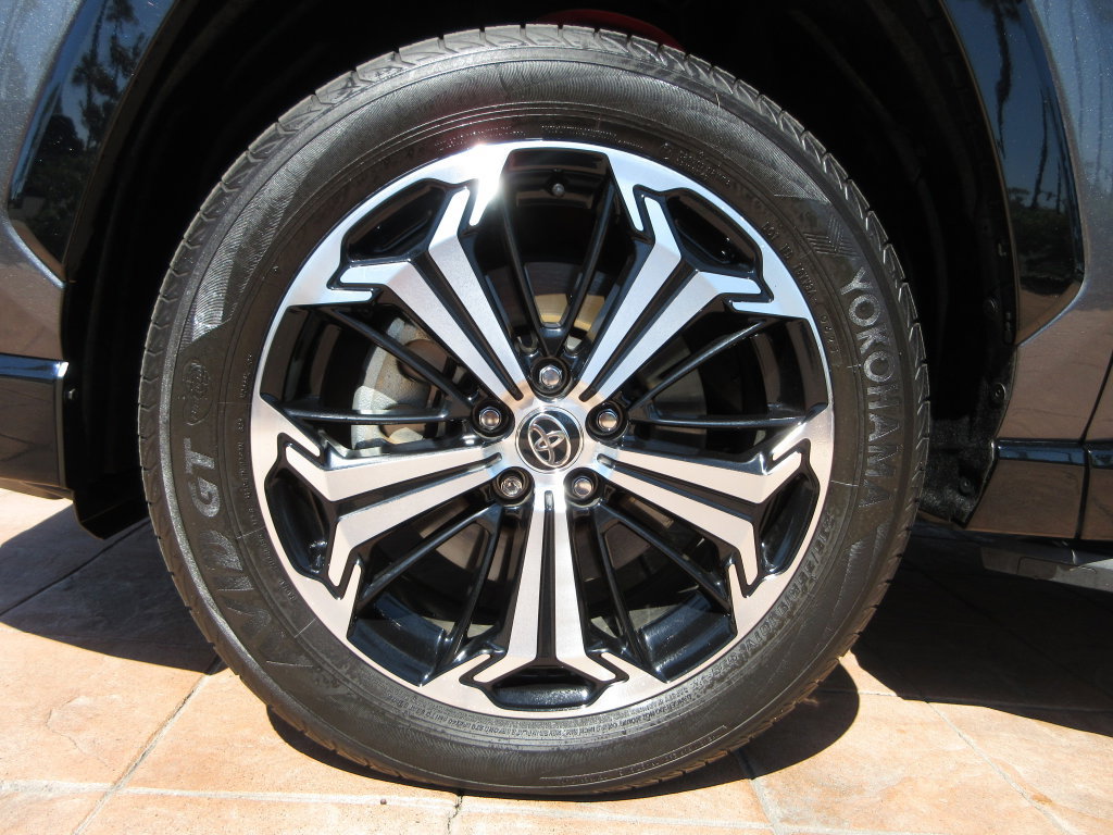 Used 2022 Toyota RAV4 XSE AWD/4WD image 9