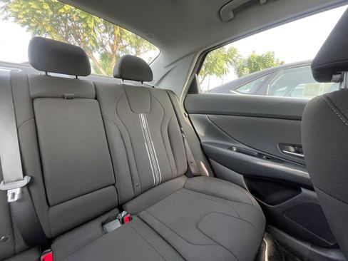 Used 2025 Hyundai Elantra SEL image 37