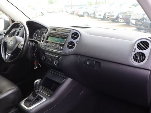 Used 2014 Volkswagen Tiguan SE AWD/4WD image 17