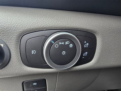 Used 2023 Ford E-Transit Low Roof image 17