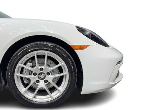 Used 2018 Porsche 718 Boxster RWD image 10