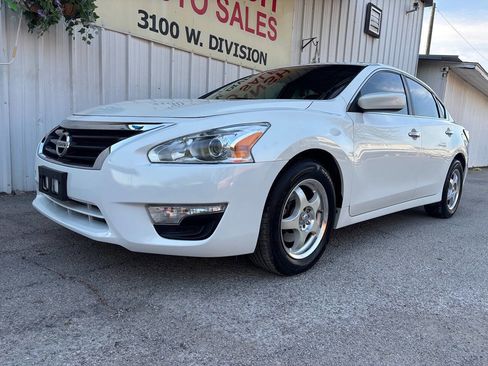 Used 2014 Nissan Altima 2.5 S w/ Display Audio Package image 4