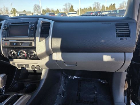 Used 2013 Toyota Tacoma 4x4 Access Cab V6 w/ SR5 Pkg image 43
