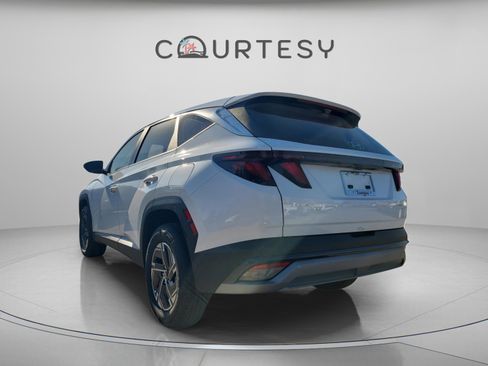 New 2026 Hyundai Tucson Blue SE image 2