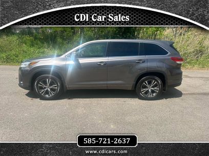 Used 2017 Toyota Highlander LE w/ Carpet Mat Package