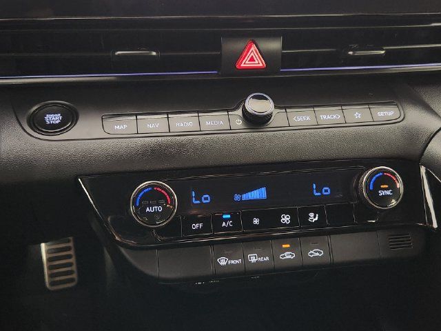 Certified 2025 Hyundai Elantra SEL FWD image 27