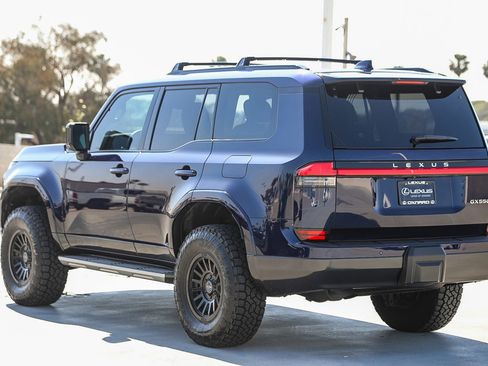 Used 2025 Lexus GX 550 w/ Accessory Package (Z1) image 5