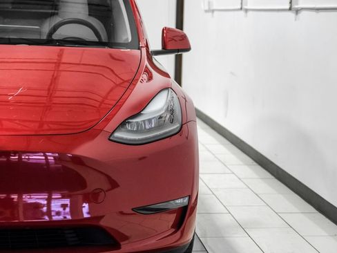 Used 2023 Tesla Model Y AWD image 44