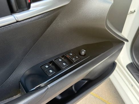 Used 2019 Toyota Camry LE FWD image 16