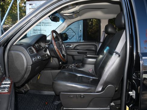 Used 2012 GMC Sierra 2500 Denali w/ Suspension Package, Off-Road image 7